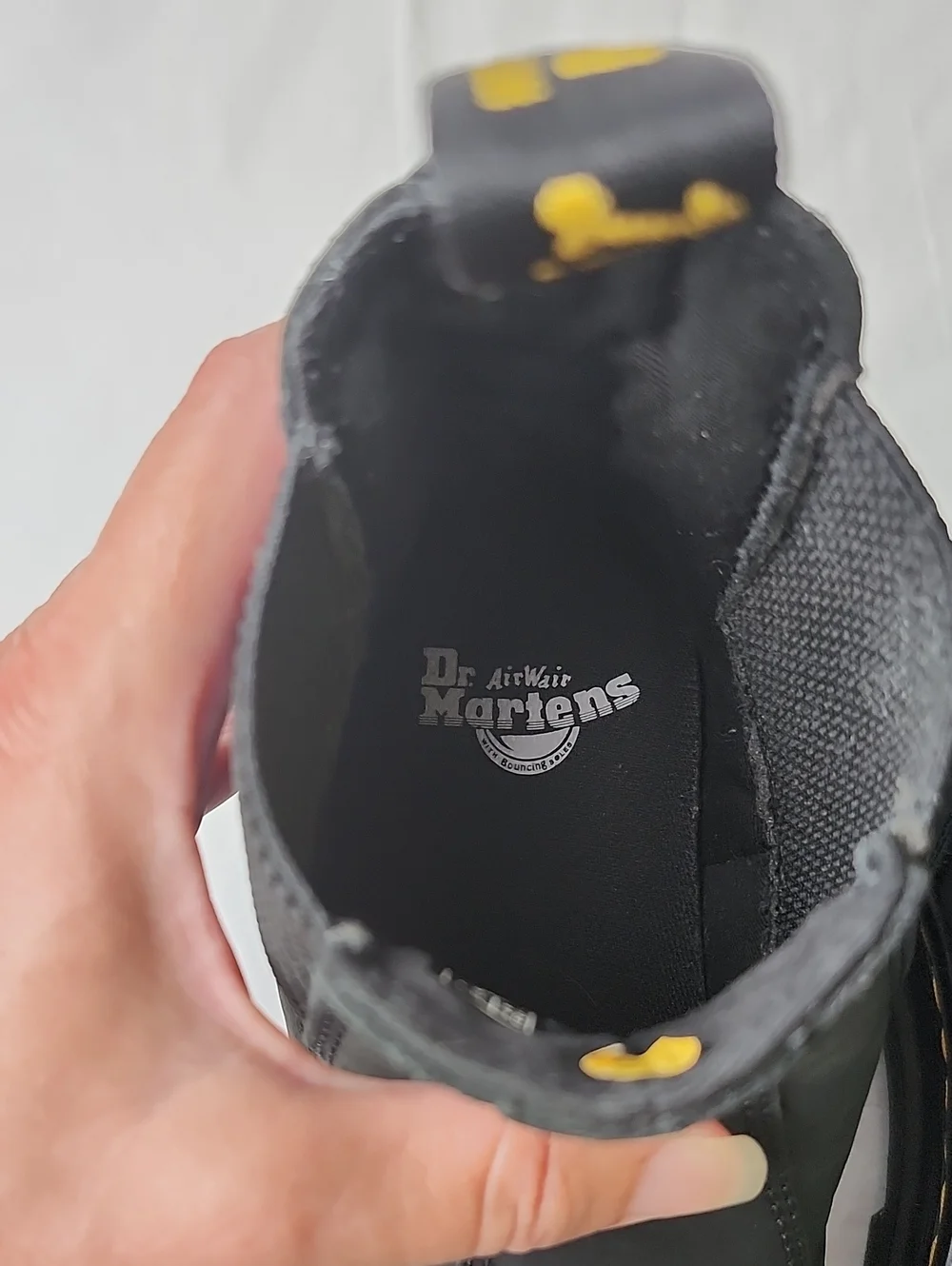 Dr. Martens Unisex Embury Black Wyoming Leather Chelsea Boots Size L8 W9 Classic